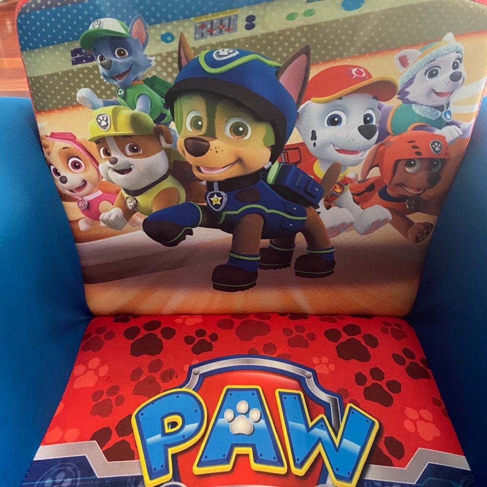 Delta Kids PAW Patrol Upholstered Chair - Red and Blue - Picture 9 of 10